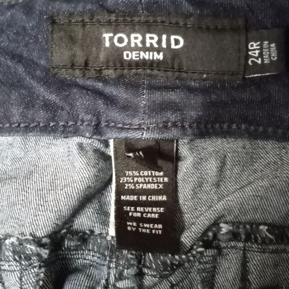 Torrid Denim 4 pockets zipper button clip closure Sz 24R - Picture 7 of 8